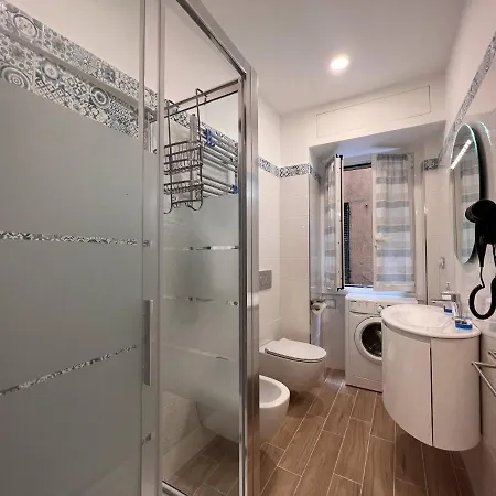 Vico Dell'amore, 公寓 *